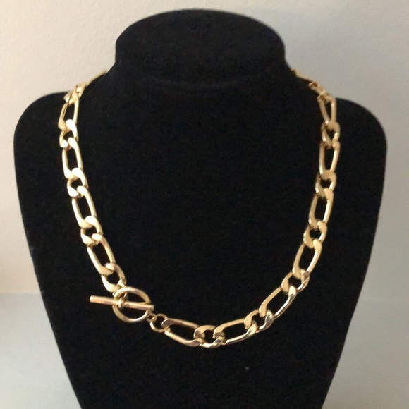 - Gold trendy link chain necklace. - Picture 3 of 6